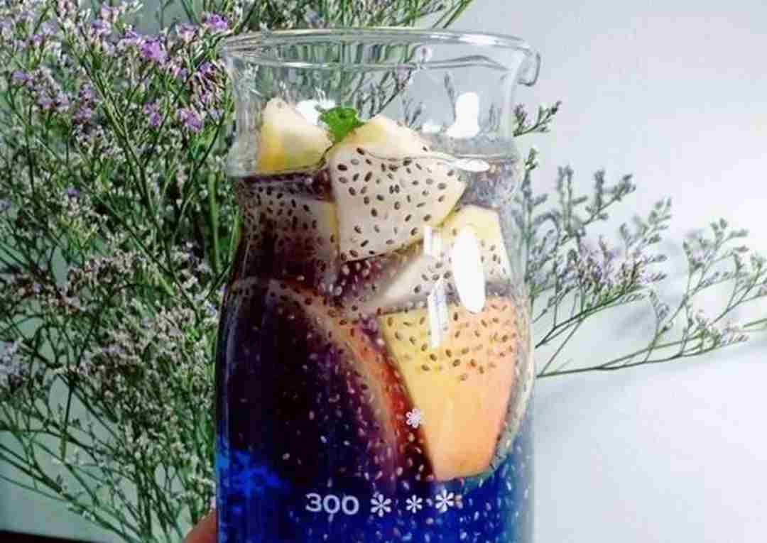 Trà detox hoa đậu biếc, táo và hạt chia