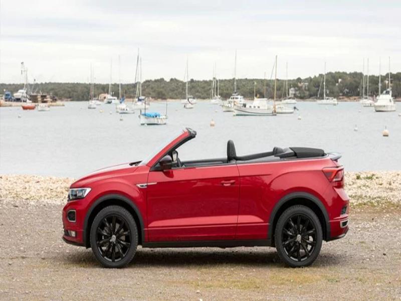 Giá của chiếc T-Roc Cabriolet mui trần khoảng hơn 700 triệu VND